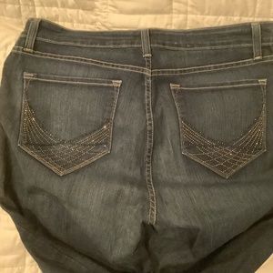 ☃️ NEW LOWER PRICE ☃️ ~ NYDJ Straight Leg Jeans